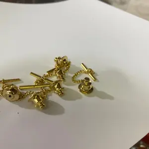 Kancing rantai gerigi untuk pin kerah