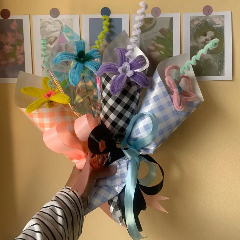 pitaflorist_ READY STOCK Buket Kawat Bulu Bunga Random |cocok untuk hadiah valentine , hari guru , hari ibu , ulang tahun , mawar artificial kado buket mini Kado Kado Hadiah sempro semhas Kp 0