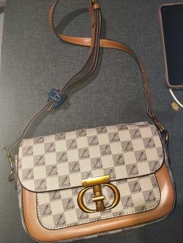 Product Review of Tas Selempang Premium LY-37072 Wanita (Free Paperbag) Slingbag from B**w 0