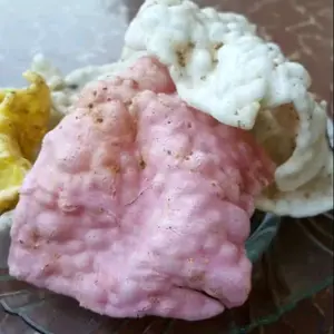 Kerupuk Melarat Matang / Kerupuk Melarat Khas Cirebon / Kerupuk Melarat rasa Terasi / Makanan Khas Cirebon Food Snacks Krupuk Goreng Cemilan/ Kerupuk Benhur