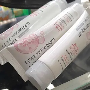 Shinzui WHITEssentials Double Brightening Facial Wash Snow Mushroom mini 20 ml | Sabun Cuci Muka Mencerahkan dengan Niacinamide