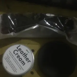 Velle Leather Cream - Perawatan Tas Kulit Bag,  Pelembab, Pembersih Leather Lotion