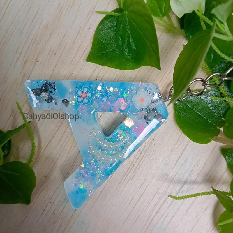gantungan terbaru huruf resin keiychain aksesoris tas lucu 1