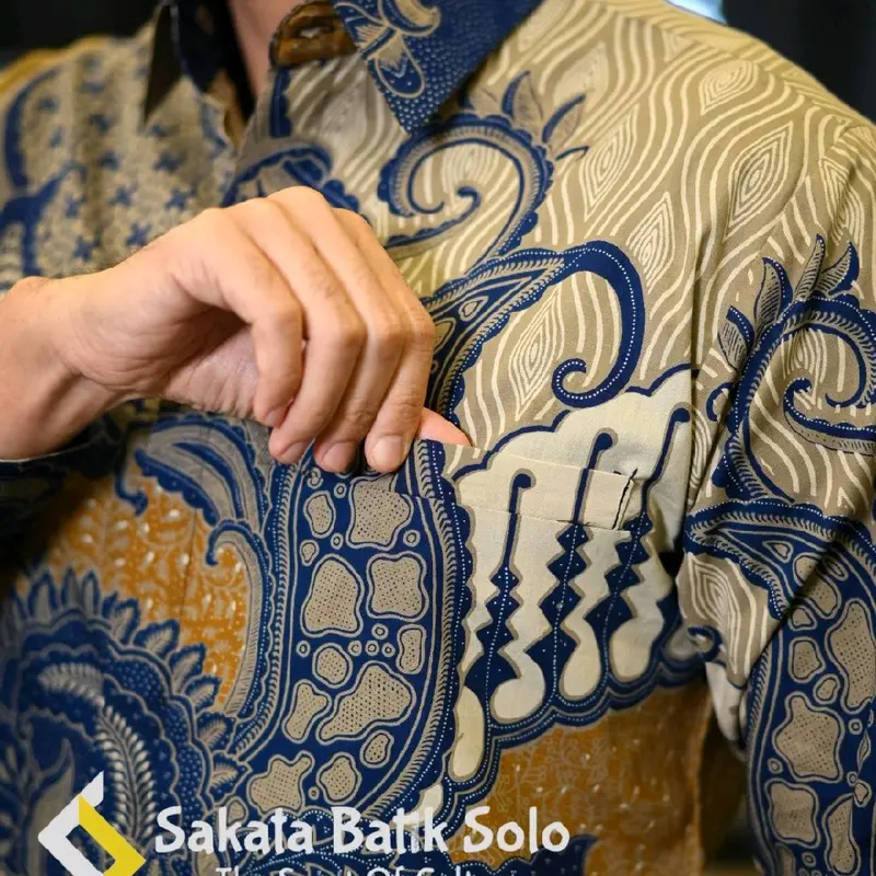 SAKATA BATIK SOLO Slimfit Motif Bramantya Kemeja Baju Hem Pakain Batik Atasan Forma Casual Kantor Kerja Kantor Kain Katun Panjang Keren 5