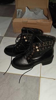 Product Review of SEPATU SNEAKER KULIT BOOTS WANITA S10 from m**_ 0
