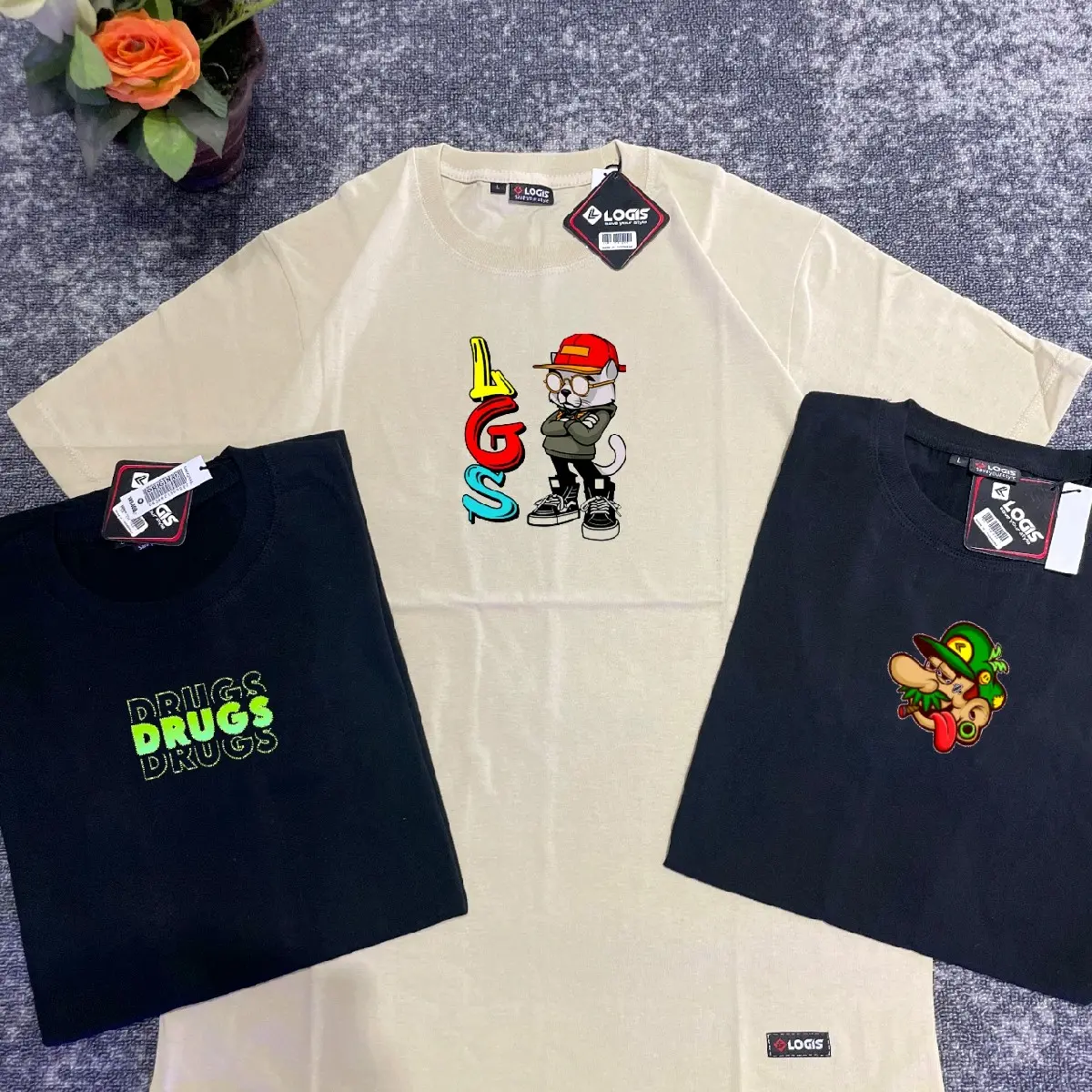 buy1 get 3 tshrt kaos simpel original cotoon combed24 unisex, free stiker. Distro Tshirt Baju Keren Katun Nyaman Lembut Panjang Unik Hitam(LGS/MARIO/DRUGS) Pria Wanita slim