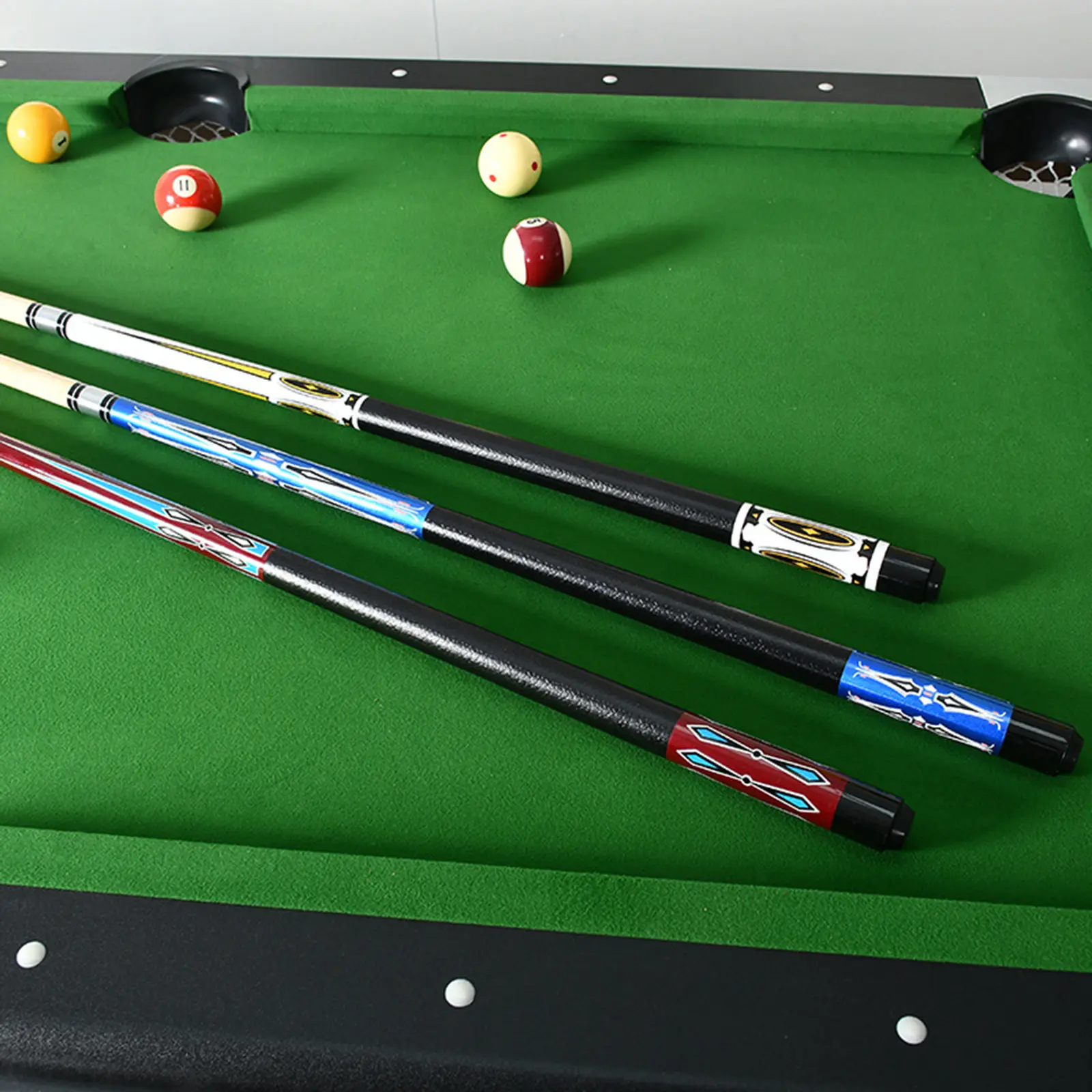 Pool Cue Stick Wood Billiard Cue with Anti Skid Sleeve 57inch Two Section Billiard Pool Cues for Adult Practice Game Competition