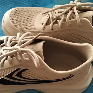 Lateny  Sandal Sepatu Olahraga Pria Bahan Karet EVA Kets Luar Ruangan Elastis Empuk Antislip Dan