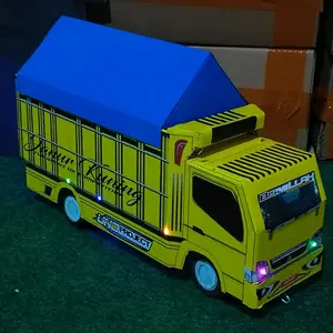miniatur truck oleng full lampu dan terpl  Hadiah