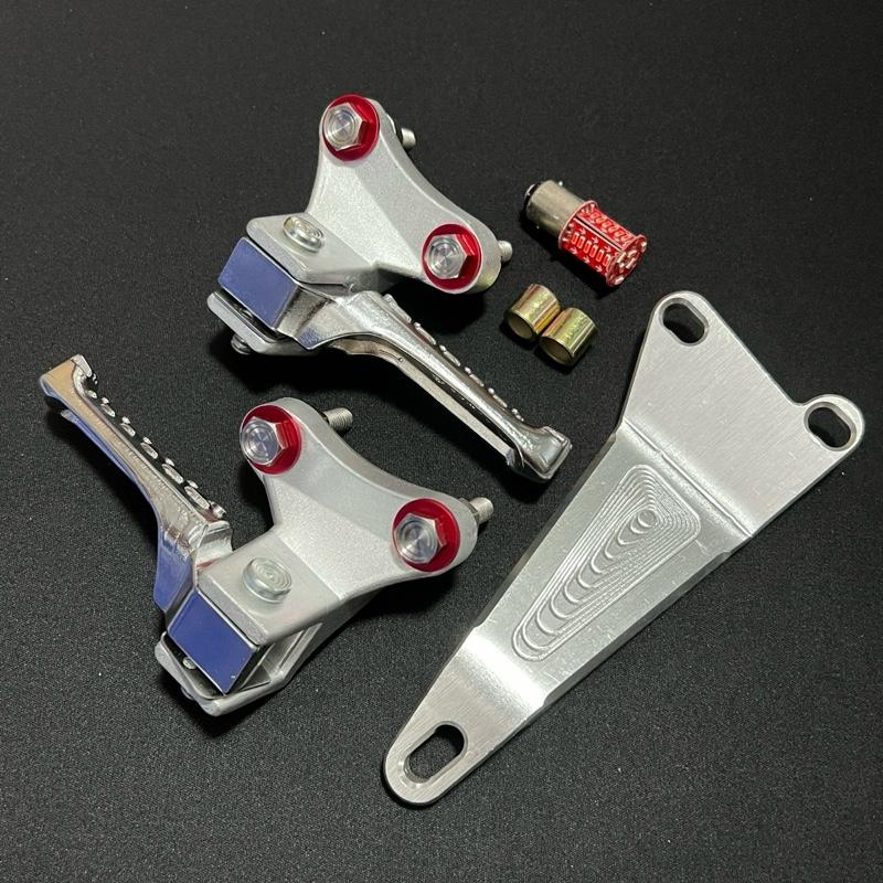 Gác chân Malaysia lắp winner sonic tặng 4 ốc inox 304 long đền đỏ + đèn hậu audi - Phụ kiện