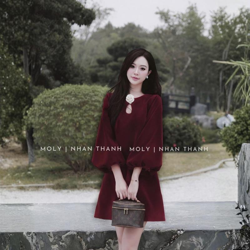  Đầm Suông SOPHIE - MOLY 02 Thiết Kế Tay Bồng Phối Cổ Hoa Trắng Chất Liệu Nhung Cao Cấp Form Váy Suông A Giúp Che Khuyết Điểm Khéo Léo Màu Đỏ Rượu Vang Sang Trọng 