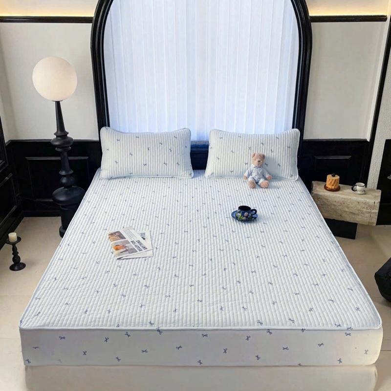 BỘ GA GỐI COTTON ĐŨI CHẦN BÔNG - 3 món: 1 ga bo chun trần bông dày dặn + 2 vỏ gối, chất vải mềm mát hoạ tiết nhẹ nhàng hiện đại.