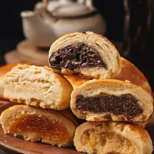 Pia F uji Basah Cokelat Camilan Keluarga Snack Food Palembang