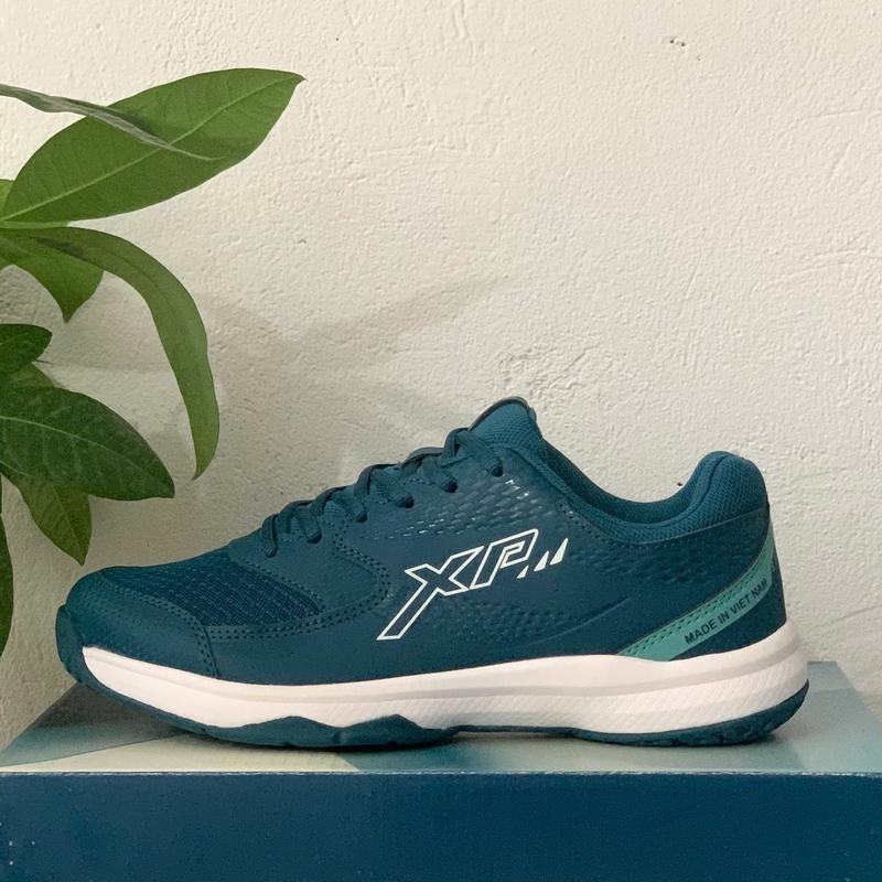 giày xp cầu lông V200 xanh lục đi nhẹ êm, đế cao su bám mặt sân