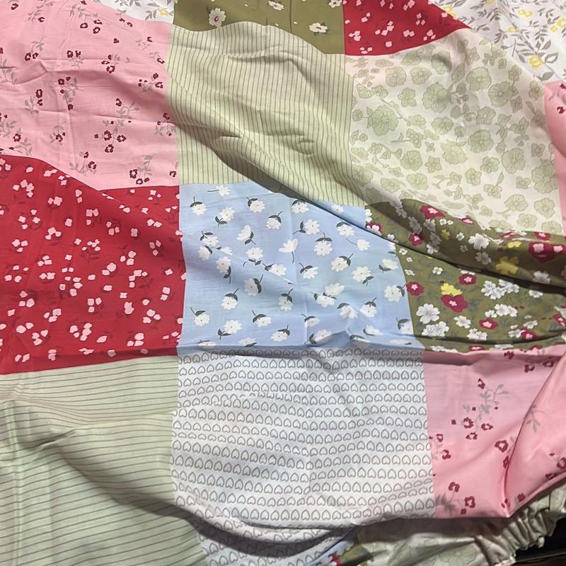 Seprai motif bunga bunga lengkap dengan sarung bantal 3