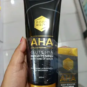 BODY WHITE  AHA GLUTA HYA TONE UP LOTION 200ml(buy 1 get 1)