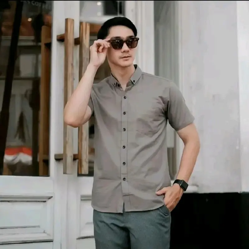 100 ribu dapat 4 kemeja polos lengan pendek pria bebas pilih warna sof katun hitam putih baju Cowok Hem 5