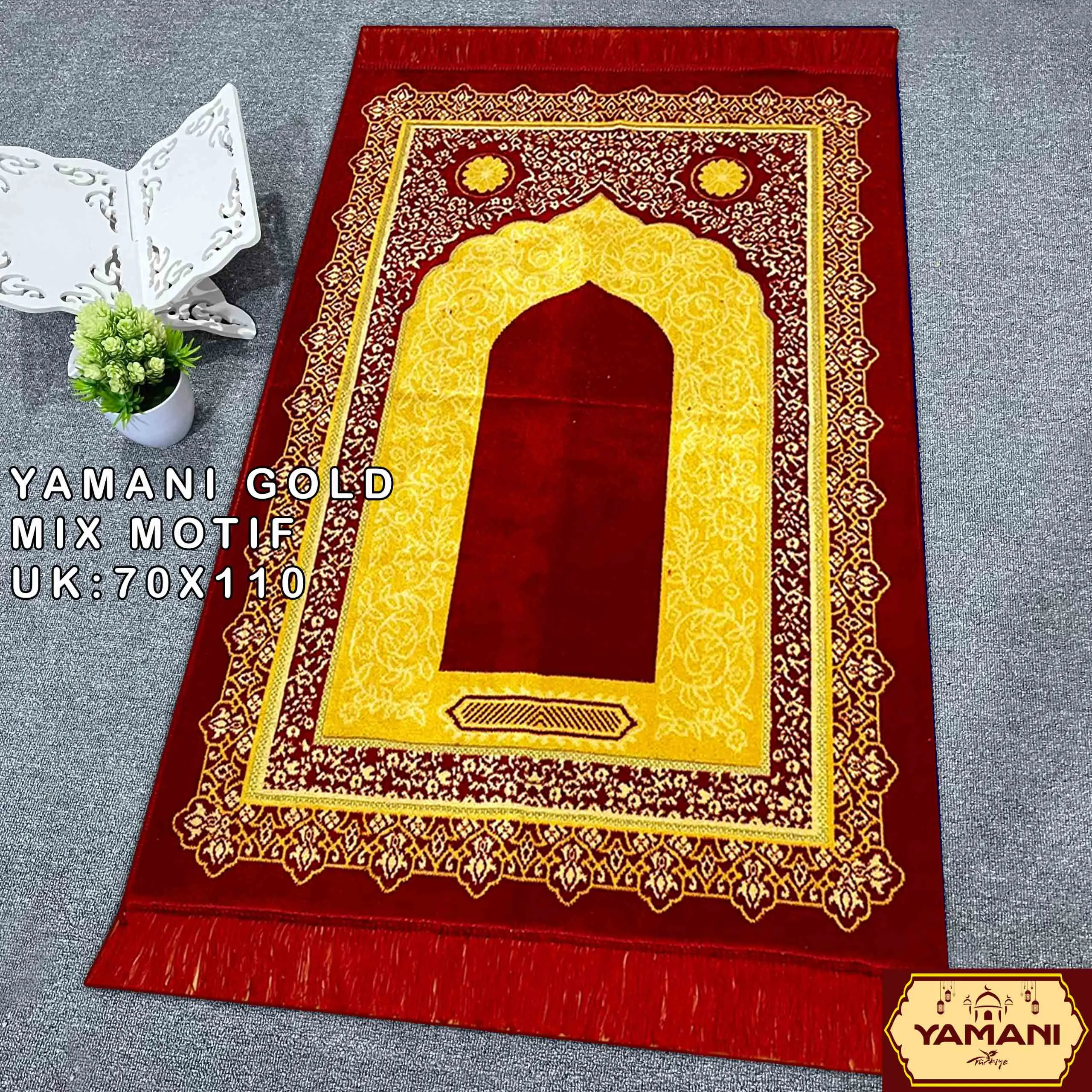 Sajadah Dewasa Ukuran 70*110 cm Bahan Bludru Halus dan Lembut Perlengkapan Sholat
