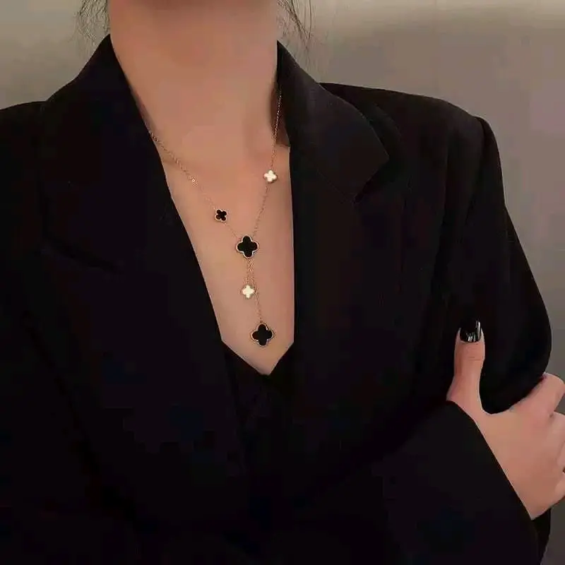 Kalung Titanium Wanita Ratai liontin bunga Hitam Putih Kalung Wanita fashion Juntai 2 Warna 1