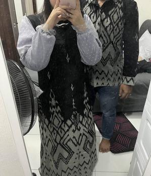 Product Review of BAJU TENUN COUPLE TENUN RUBY DRESS KEMEJA TENUN PRIA Pasangan BAJU KONDANGAN TENUN COUPLE CATALINATENUN Kombinasi Satin from I**i 1