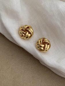 Aretes espirales de nudo de viento metálico para mujer, accesorios de joyería únicos para uso diario, aretes de poste elegantes para mujer, accesorio de moda