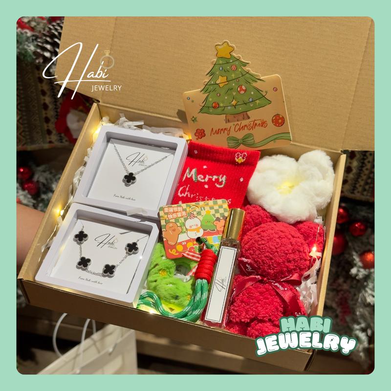 Habi Jewelry Set quà tặng trang sức kèm phụ kiện - Dây Chuyền Vòng Tay Nước Hoa Móc Khoá Khăn Gấu Vớ Scrunchies Thiệp Túi Quà - Tặng Người Yêu Bạn Thân Bạn Gái Dịp Noel GIáng Sinh