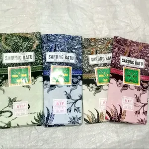 Sarung Batu cap tombak motif madura belum di jahit