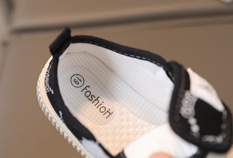 Product Introduction of Foreign Trade Baby Cartoon Shoes Korean Edition Autumn 0-3 Year Old Bear Soft Sole Men's and Women's Walking Shoes 18