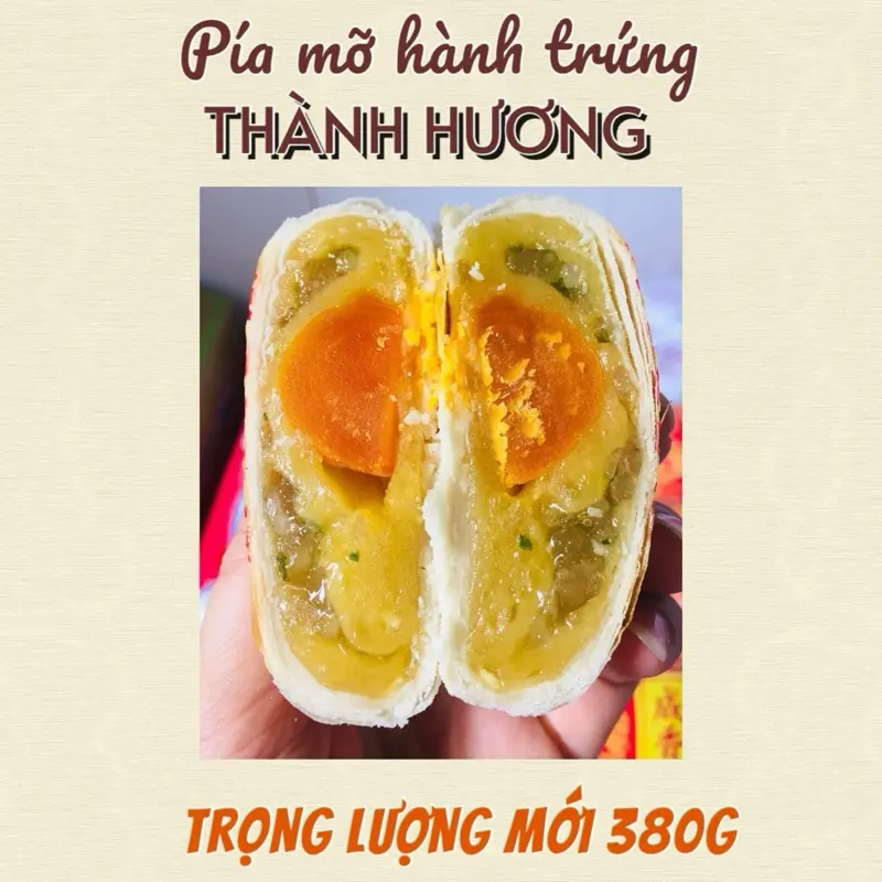Cây pía Mỡ hành trứng Thành Hương - 1 cây 350g gồm 4 cái- Pía gói giấy xưa truyền thống