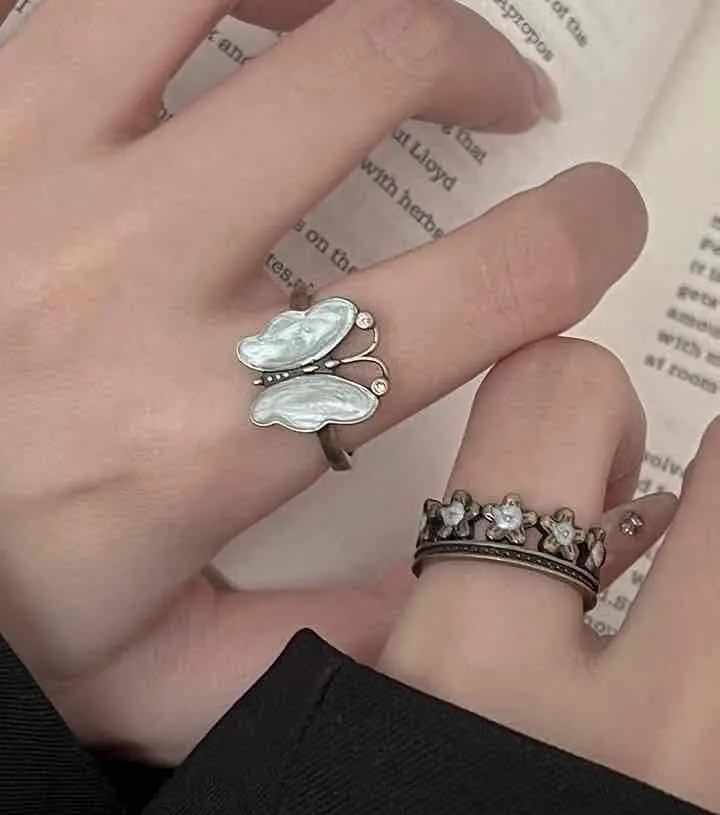Vintage Ring, Couple's Ring, Flower Open End Ring, Mid Ancient Butterfly Open End Ring, Adjustable Ring, Jewelry Accessories, Birthday Gift for Her, Niche Ring, Anniversary Gift, Men's and Women's Universal Ring velvet  ring