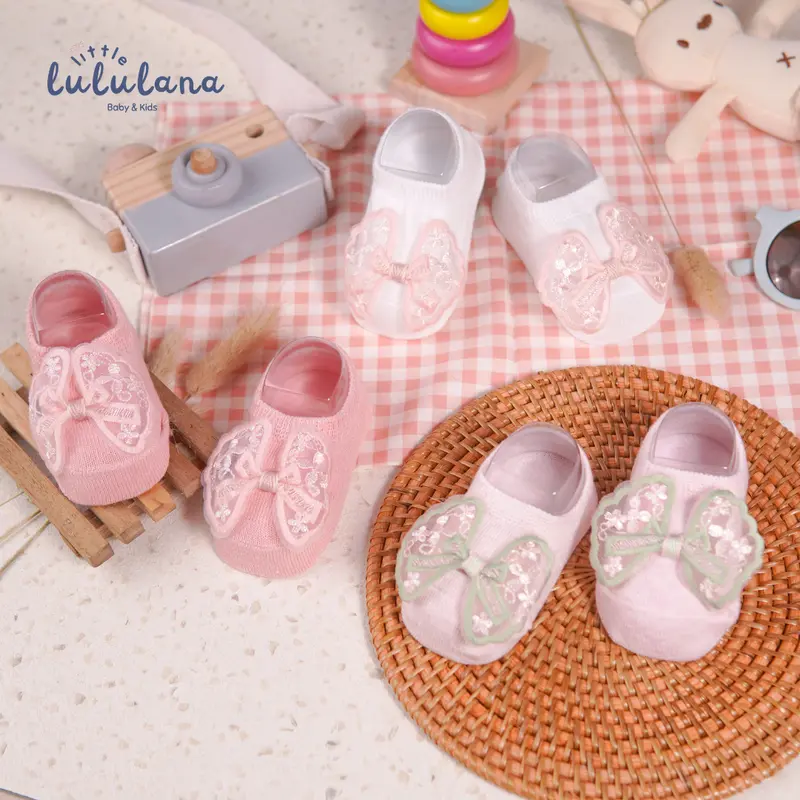 Little Lululana - Lily | Kaos Kaki Bayi Unisex Sepatu Anak Bayi 3D | Newborn Baby Socks | Kaos Kaki Bayi perempuan 0–6 Boneka Lucu Anti Slip satu  paket 0