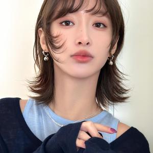 EAR PART NER-Blue Earthスタッドイヤリングは、女性向けのニッチなデザインで、ハイエンドでエレガントなイヤリングです。  新しいベストセラー（eh-234 0）