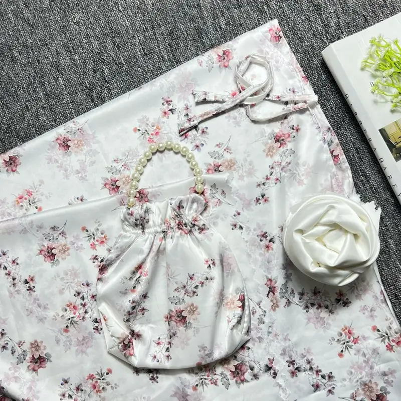 SILKY MUSLIMSTORE  Mukenah  Dewasa armanya Atasan renda besar  Mewah free tas cantik untuk  Traveling