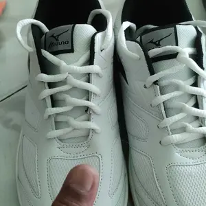 Sepatu Olahraga Pria MZN Wafe Momentum Putih Hitam Sepatu Badminton Basket Voly MZN Uk 39_43 Uniseks Badminton