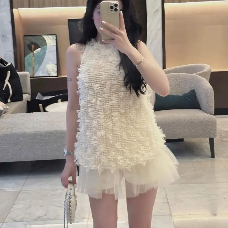 Set trắng kem áo ren chun sát nách mix chân váy 2 lớp lưới