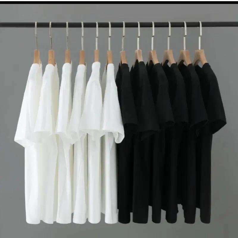 Kaos Pria Desain Grafis Kursi Artistik – Dilengkapi Tipografi Minimalis Modern, T-Shirt dengan Gaya yang Elegan dan Berkarakter!