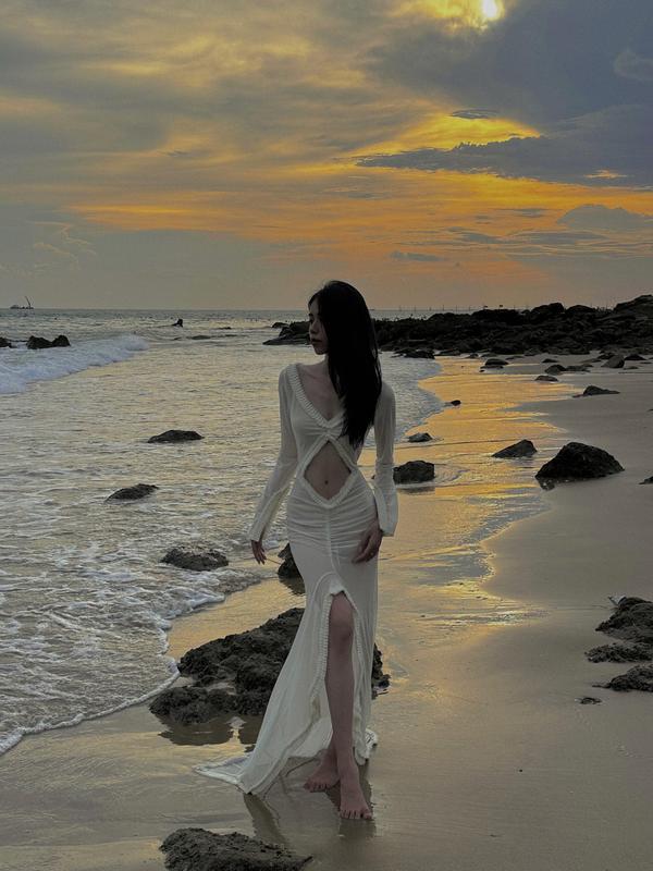 Váy rỗng lưới mềm xuyên thấu cao cấp mềm mại, ren xếp ly mượt mà gợi cảm, váy dài chấm gót, không lót,dài tùy chọn, 6 màu. Thích hợp mặc đi biển, váy ngủ, dự tiệc