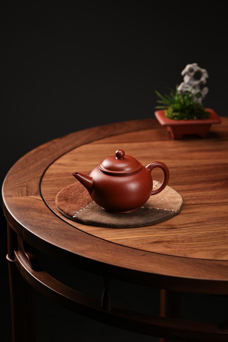 Product Introduction of Chinese Yixing purple clay teapot 100% natural purple clay teapot zhuni shuiping teapot 200 ml 10
