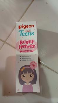 Product Review of Pigeon Teens Bright Heroes Moisturizer 50 ml 20 ml | Perawatan Muka Wajah | Pelembab Wajah | Mencerahkan Kulit Muka Anak Remaja Niacinamide from t**a 0