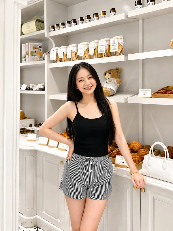 Set Đồ Nữ Cami Áo 2 Dây [ CÓ MÚT VÀ KHÔNG MÚT ] + Quần Short Kẻ Sọc Mềm ,Thoáng Mát – Đồ Bộ Mặc Nhà, Đi Cà Phê, Dạo Phố Cực Xinh - HL41 | BigBuy360 - bigbuy360.vn