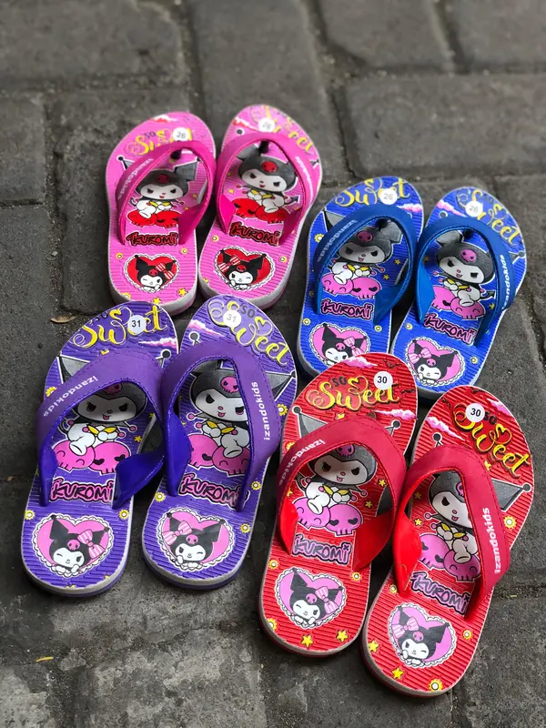 Sendal Anak Cewek KUROMI Karakter Lucu dan Empuk Sendal Jepit Perempuan Sandal Fashion Anti slip 4