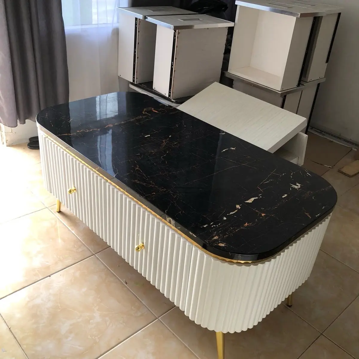 Meja tamu top hpl hitam modern Minimalis