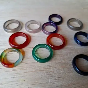 Cincin Batu berbagai jenis batu natural.