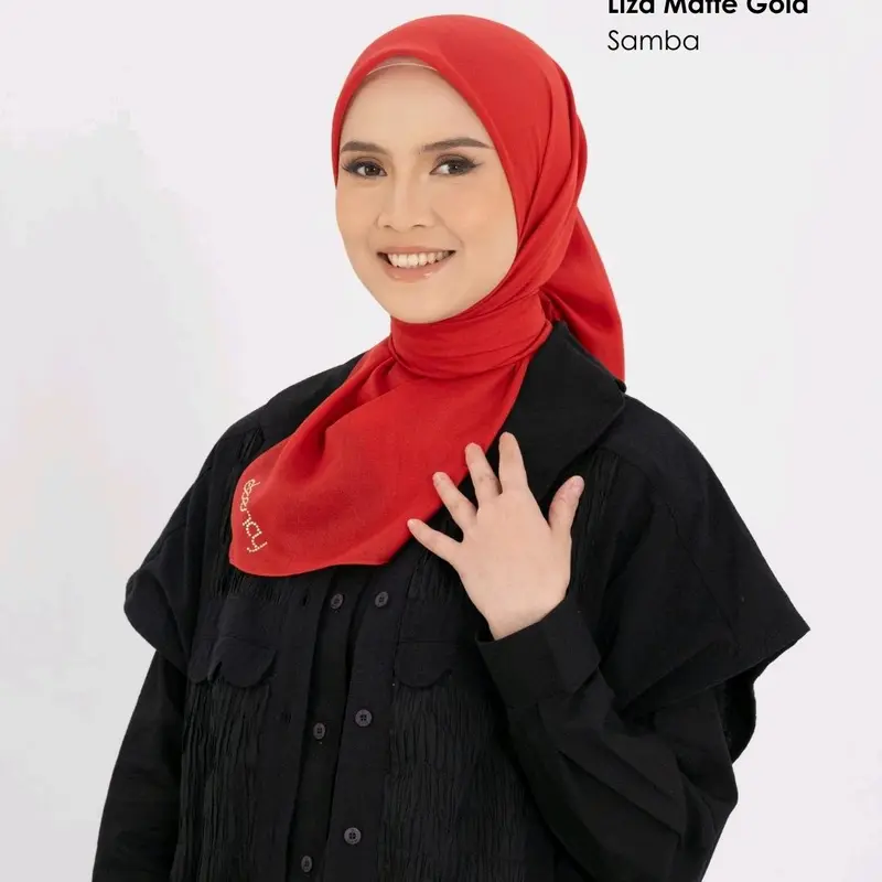 Kerudung Liza matte gold dari Deenay varian merah 6