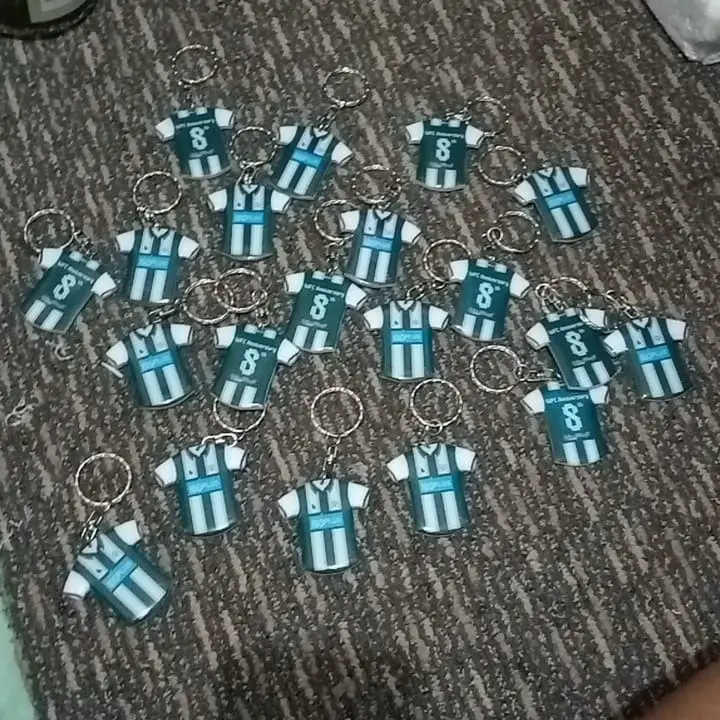GANTUNGAN KUNCI AKRILIK LAPISAN RESIN DESAIN BEBAS 0