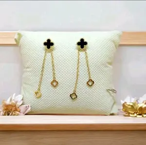 ANTING TUSUK TITANIUM FASHION WANITA MOTIF BUNGA CLVR HITAM JURAI BOLONG ANTI KARAT&LUNTUR Earrings Elegan