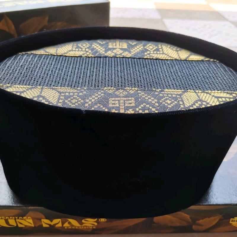 SONGKOK/PECI AC TENGAH SONGKET EMAS bludru 0