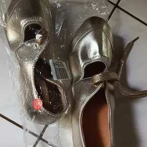Sepatu dance wanita Sepatu hak 4cm Sepatu Wanita sepatu dans  Sepatu Heel Sepatu Dansa Latin wanita