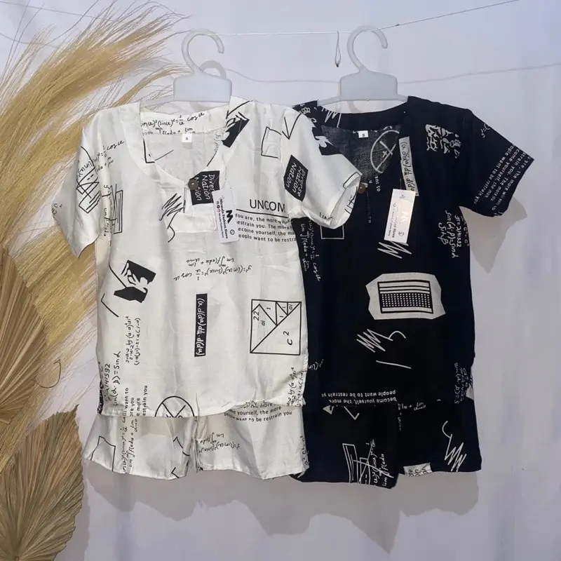 SETELAN ANAK KANCING MOTIF RUMUS KEKINIAN