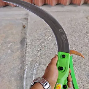 egrek camel A 1 egrek ini tampa asah bisa lansung di pakai buat panen sawit terbuat dari baja asli dan sangat mudah sekali buat panen pokok sawit yang tinggi bahan nya terbuat dari baja asli..